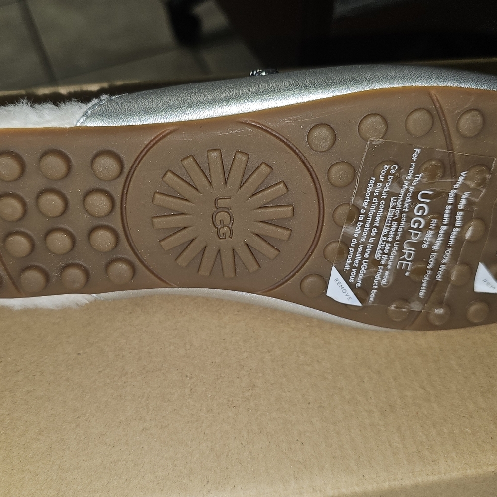 UGG Lane Metallic Silver Slippers Size 7 - Picture 9 of 11